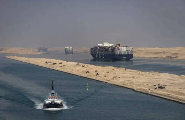La inestabilidad en el mar Rojo provocó la reducción de alrededor del 50 % del tráfico de la vía artificial. Foto de cortesía