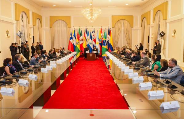 <i>El Consejo Empresarial Alianza por Iberoamérica es una asociación formada por 320 empresarios, presidentes de las empresas líderes iberoamericanas, cuya misión es poner en valor el papel del empresario y su impacto en la sociedad, promoviendo el compromiso social y la sostenibilidad. FOTO CASA PRESIDENCIAL DE EL SALVADOR</i>