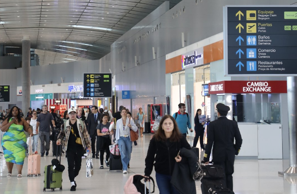 <i>Para enfrentar el aumento del flujo, la terminal activó un plan integral en coordinación con aerolíneas y entidades del sistema aeroportuario. Foto de cortesía</i>