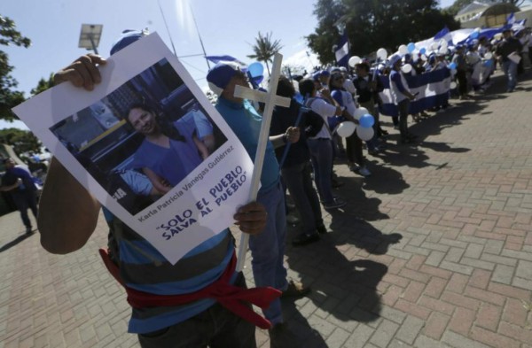 Nicaragüenses en Costa Rica protestan contra Ortega en frontera