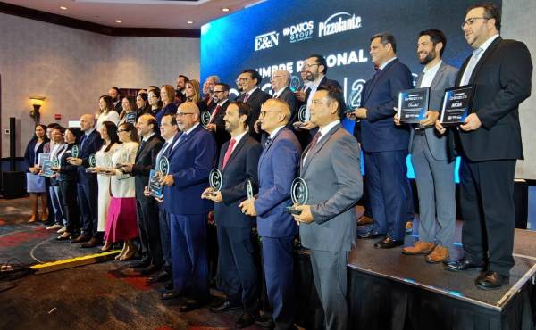 <i>En la categoría huella regional se reconocieron a las empresas que fueron mencionadas en el estudio El Valor de la Confianza en más de dos países de Centroamérica, como organizaciones de doble confianza o triple confianza. Foto de cortesía</i>
