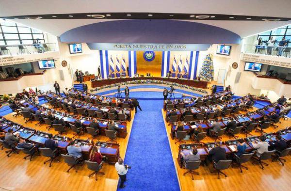 Preocupa sostenibilidad de reforma del sistema de pensiones en El Salvador