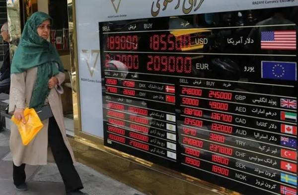 <i>El Secretario Bessent especificó que EE.UU. sancionará la transferencia de dinero o la compra de petróleo a Irán. (Foto: DW)</i>