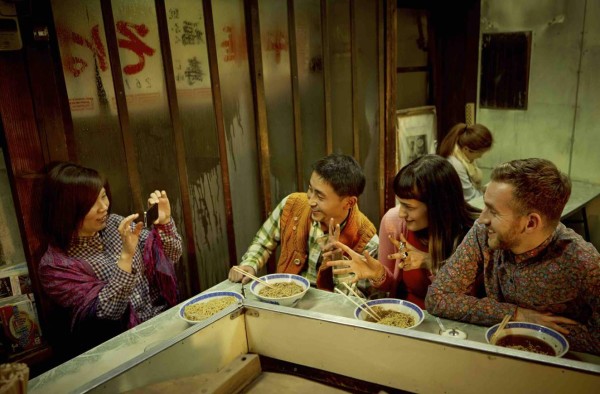 Airbnb lanza nuevos servicios similares a agencia de viajes