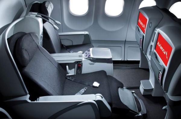 Avianca despega con aviones de largo radio desde El Salvador