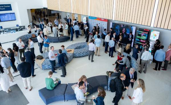 Latin Consumer Summit vuelve a Miami con foco en IA, omnicanalidad y cambios en el mercado hispano