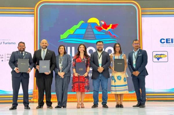 <i>La firma del acuerdo constituye uno de los principales resultados alcanzados durante el III Foro Iberoamericano de Turismo y reafirma el compromiso de los países participantes con la construcción de una oferta regional más competitiva, capaz de responder a las nuevas dinámicas de viaje y a las expectativas de los mercados internacionales. FOTO CATA</i>