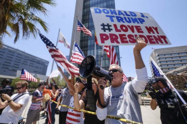 Marchan en al menos 46 ciudades de EEUU para pedir la destitución de Trump