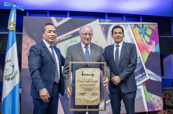 <i>Durante 44 años de servicio en el Intecap se dedicó a fortalecer la formación profesional, la productividad y la competitividad en Guatemala. FOTO CORTESÍA / E&amp;N</i>
