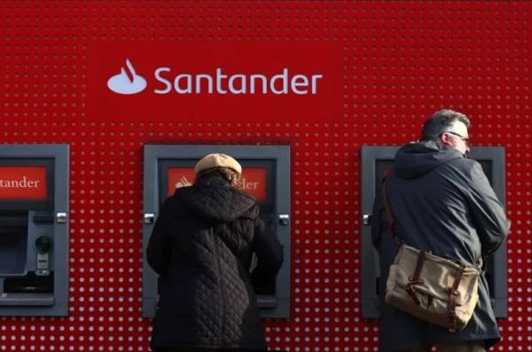<i>La adquisición, equivalente a aproximadamente el 4 % de los activos totales de Santander, complementa a Santander US, la filial del banco español en Estados Unidos. (Foto: EFE)</i>