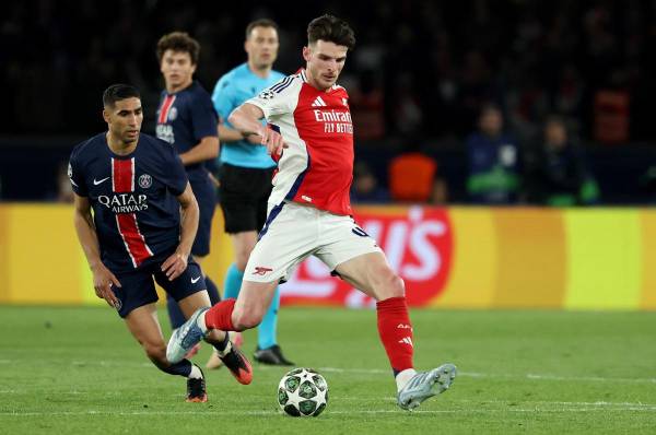 <i>Sólo el Real Madrid y el Manchester City superan el valor de mercado de las plantillas de Arsenal y París Saint Germain, enfrentadas en una final de la Liga de Campeones de 2.321 millones. EFE/EPA/MOHAMMED BADRA</i>