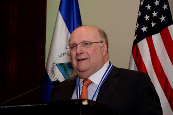 Ramiro Ortiz Mayorga, Premio Excelencia Empresarial Amcham 2013