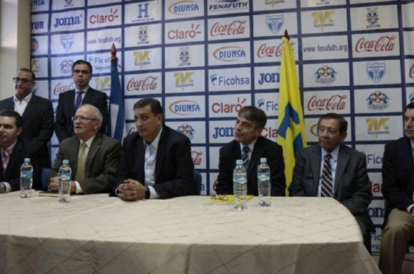 El comité estará integrado además por el empresario Miguel Mourra (vicepresidente), el exfutbolista Jaime Villegas, el dirigente Rafael Villeda y el empresario y político Juan Ferrera. (Foto: laprensa.hn).