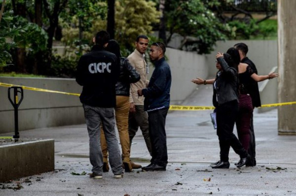 ¿Montaje? Escepticismo rodea el ataque de helicóptero en Venezuela