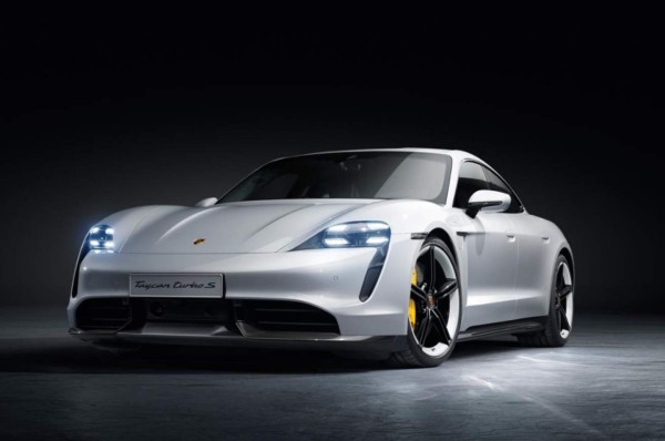 Taycan, el auto eléctrico de Porsche, sale al mercado en US$185.000