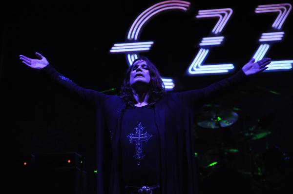 A pesar de su ascenso meteórico a la fama, Ozzy Osbourne fue expulsado del grupo en 1979 debido a su adicción al alcohol y las drogas. Foto de cortesía