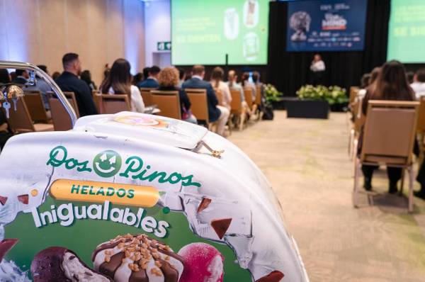 A finales de 2025, Dos Pinos lanzó Pinito, una paleta de edición limitada en forma de corazón con cobertura y sabor a leche Pinito. El producto conquistó las redes sociales de Costa Rica.