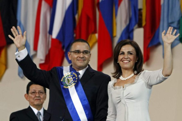 El Salvador: Emiten orden de captura contra expresidente Funes por caso Saqueo Público