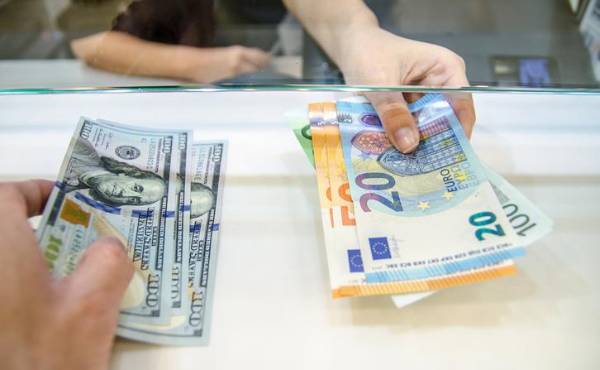 <i>A nivel macroeconómico, los datos recientes en Estados Unidos también han incidido en la evolución del tipo de cambio. Anurak Tepkhamtai / Getty Images/iStockphoto</i>