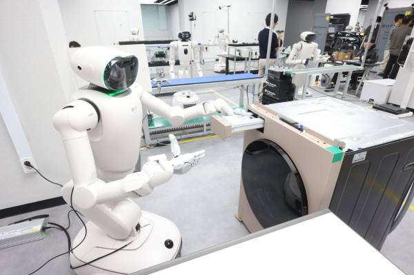 <i>LG ha establecido este año como el punto de partida para impulsar su negocio de robótica, con la creación de un Robotics Business Center. Foto de cortesía</i>