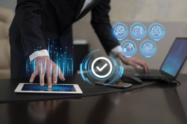 Hace sólo diez años, el sector de IA suponía apenas el 8.6 % de la actividad global de capital de riesgo; para marzo de 2025 esa proporción había escalado al 27.8 % de todos los acuerdos. Foto de iStock