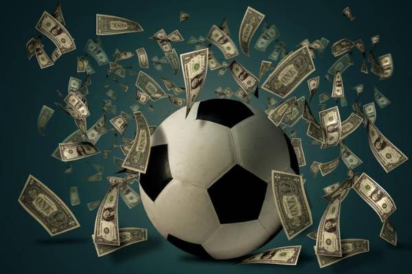<i>En total se han reservado US$100 millones para los clubes que liberaron jugadores para la fase preliminar, que se repartirán por jugador y por partido. Foto de Oundum / Getty Images/iStockphoto</i>