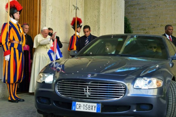 Histórico encuentro entre Francisco y Raúl Castro en el Vaticano