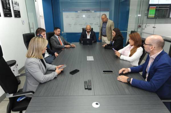 Luminet es una empresa costarricense con más de 15 años de experiencia en servicios de conectividad por fibra óptica. Foto de cortesóa