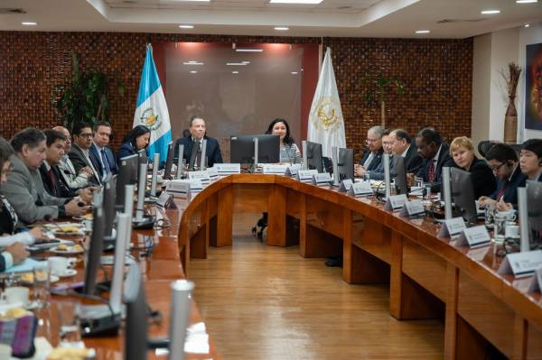 <i>El Ministerio de Finanzas y el Banco de Guatemala (Banguat) confirmaron que el análisis servirá de base para la revisión del Artículo IV del Convenio Constitutivo del FMI, programada entre mayo y junio de 2026. Foto de cortesía</i>