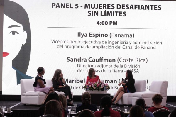 Centroamericanas Desafiantes Sin límites: Mujeres que soñaron con la luna…y volaron mucho más alto