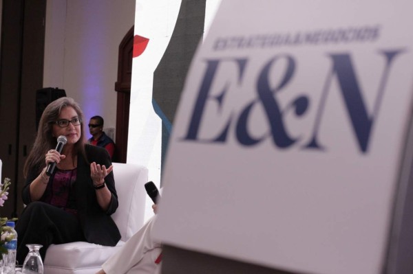 Centroamericanas Desafiantes Sin límites: Mujeres que soñaron con la luna…y volaron mucho más alto