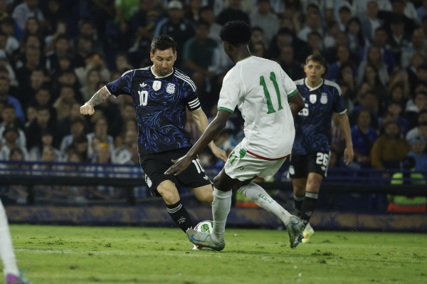 <i>Los contratos de la AFA expresamente estipulaban que Messi debía participar por al menos 30 minutos en cada partido, salvo en casos de lesión, enfermedad o fuerza mayor, sostuvo la promotora. Foto de cortesía</i>