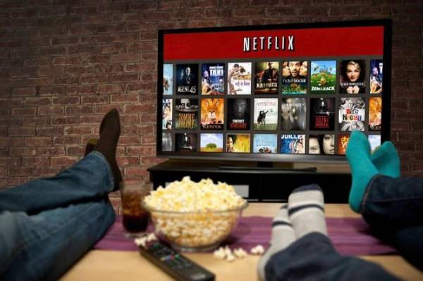 Netflix se plantea los estrenos semanales para atraer a más suscriptores