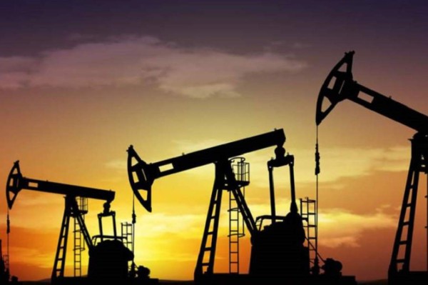 Bolsas mundiales caen con fuerza, petróleo aguanta (por hoy)