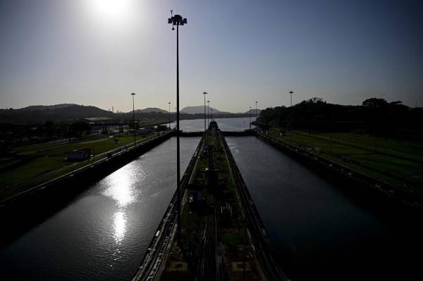 <i>Vista de las Esclusas de Miraflores del Canal de Panamá, en la Ciudad de Panamá el 10 de enero de 2024. FOTO MARTÍN BERNETTI / AFP</i>