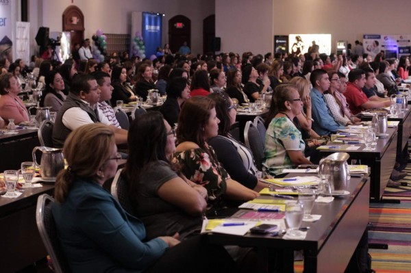 Centroamericanas Desafiantes Sin límites: Mujeres que soñaron con la luna…y volaron mucho más alto