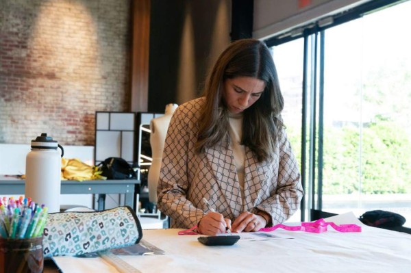 Shantall Lacayo gana Project Runaway, primera centroamericana en conquistar este show de moda