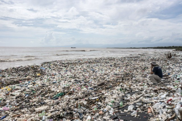 Tres estrategias para resolver la crisis de la contaminación por plásticos