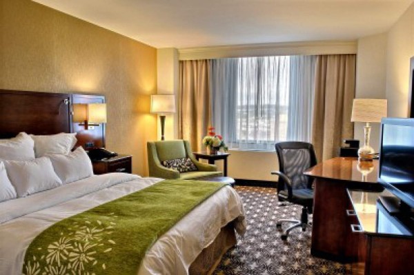 Marriott espera concluir adquisición de Starwood Hotels a mediados del 2016