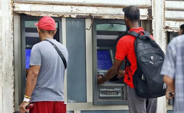 Sin Visa ni Mastercard, Cuba queda más aislada. (Foto: EFE)