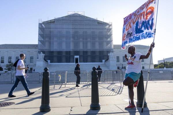 <i>Sobrevivientes del caso Epstein urgen al Congreso publicar todos los archivos. Imagen de archivo. EFE/EPA/SHAWN THEW</i>