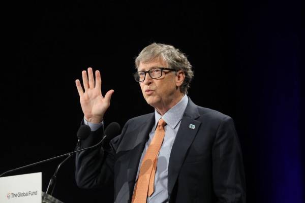 <i>La constancia y el compromiso son claves. Foto de Bill Gates tomada por Ludovic MARIN / AFP</i>