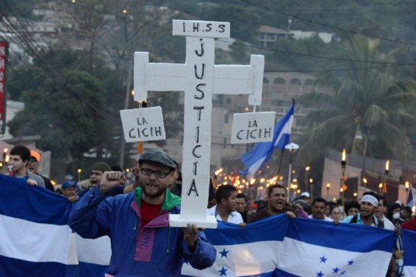 Análisis: Honduras, gestión de una crisis con horizonte incierto