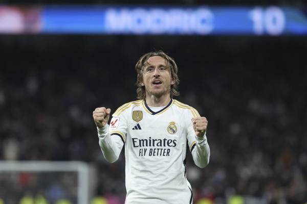 <i>El centrocampista croata del Real Madrid, Luka Modric, durante un partido. EFE/ Kiko Huesca</i>