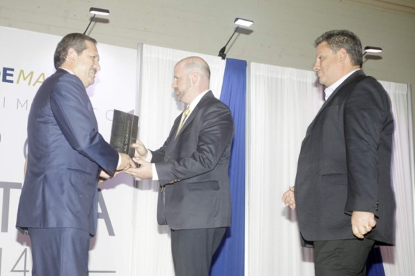 Fundemas entrega premio Marca Positiva 2014 por excelencia en RSE