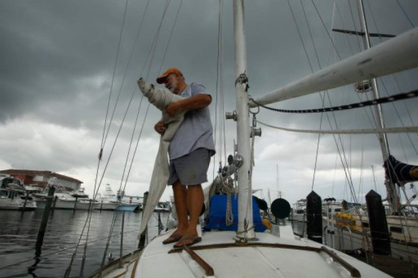 Masivo éxodo en el Sur de la Florida para huir del huracán Irma