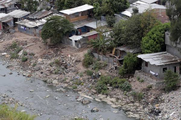 <i>La Red Humanitaria no pretende suplantar las funciones del Gobierno hondureño, sino trabajar de forma coordinada para cerrar brechas de desigualdad. EFE/ Gustavo Amador</i>