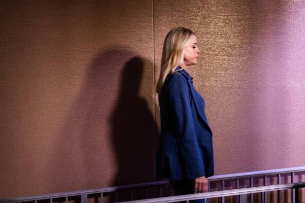 <i>La fiscal general de Estados Unidos, Pam Bondi, llega para pronunciar un discurso durante una conferencia de prensa en el Departamento de Justicia en Washington, D.C., EE. UU., el 4 de diciembre de 2025 (reeditado el 2 de abril de 2026). El presidente de Estados Unidos, Trump, anunció el 2 de abril de 2026 que destituía a Pam Bondi como fiscal general y la sustituía interinamente por Todd Blanche. EFE/EPA/MAANSI SRIVASTAVA</i>