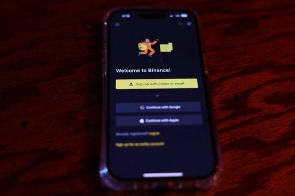 <i>Binance es el líder mundial de criptomonedas, un sector que ha atravesado recientemente una serie de escándalos, como hackeos, robos y desplomes bursátiles. FOTO AFP</i>