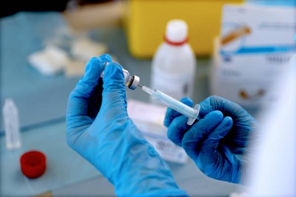 Covid-19: ¿Qué es la ‘inmunización híbrida‘ y por qué la OMS opina que brinda mayor protección?